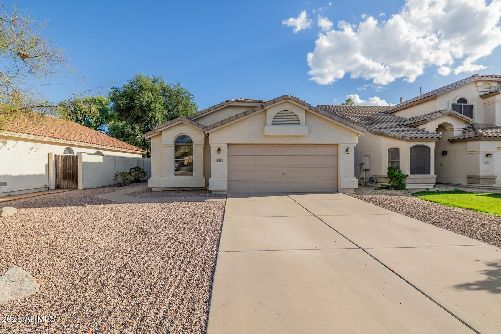 Property Photo:  527 E Kyle Court  AZ 85296 