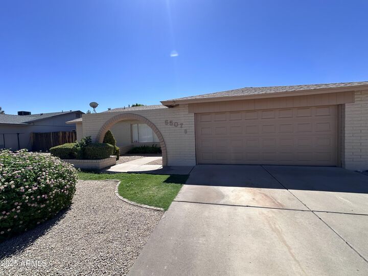 Property Photo:  5507 W Hearn Road  AZ 85306 