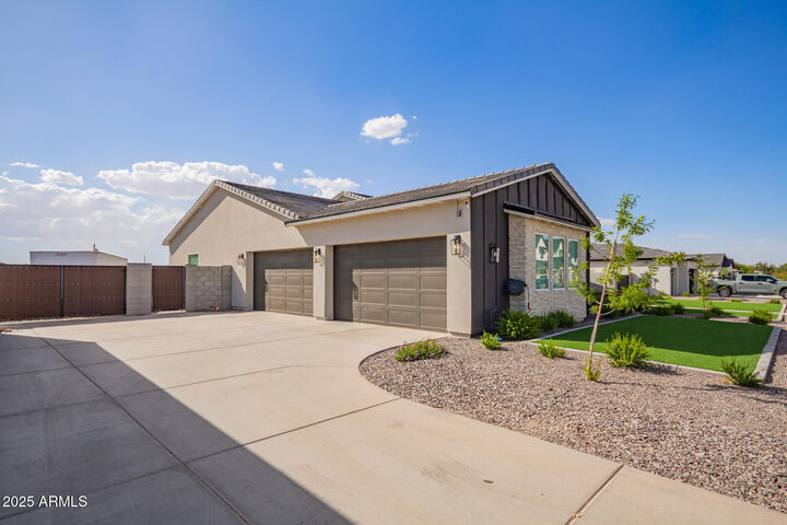Property Photo:  26646 S 169th Place  AZ 85142 