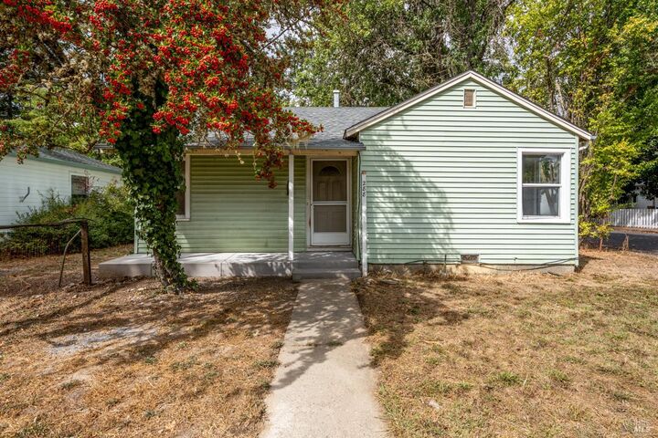 288 E San Francisco Avenue  Willits CA 95490 photo