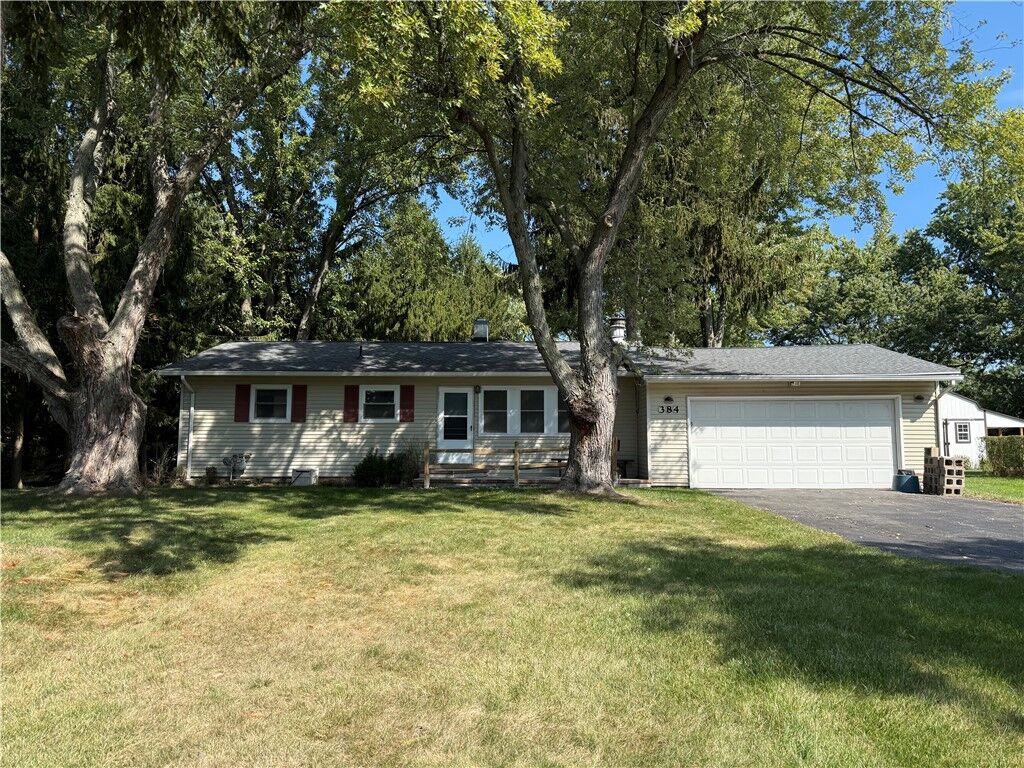 Property Photo: 384 Hollybrook Road NY 14623