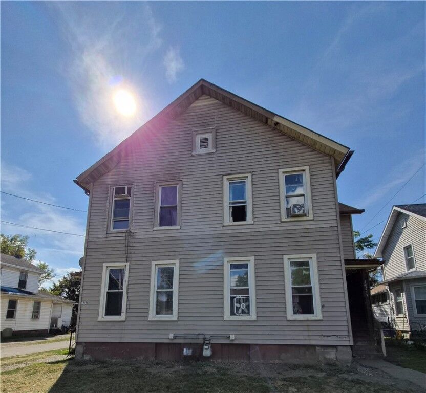 Property Photo:  1015 Oak Street  NY 14901 