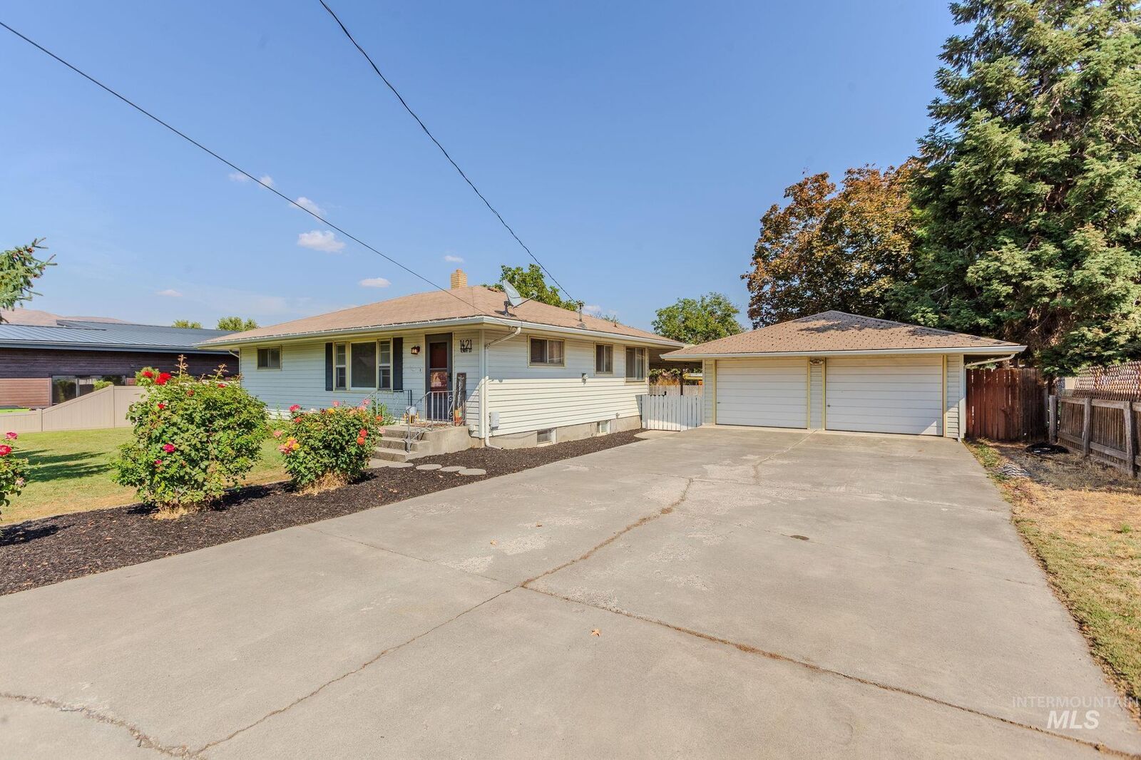 Property Photo:  1421 10th Street  WA 99403