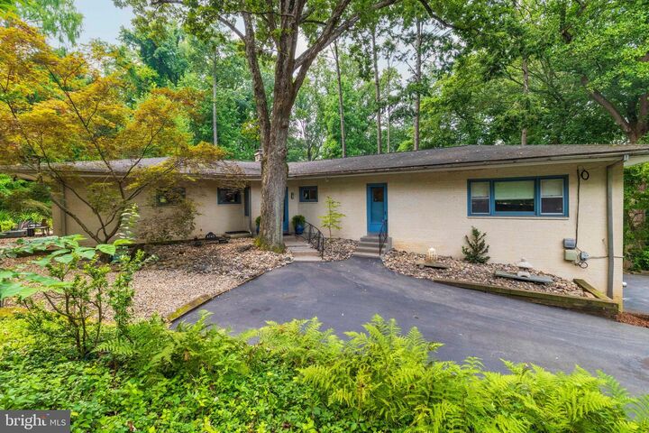 4145 Timber Lane  Philadelphia PA 19129 photo
