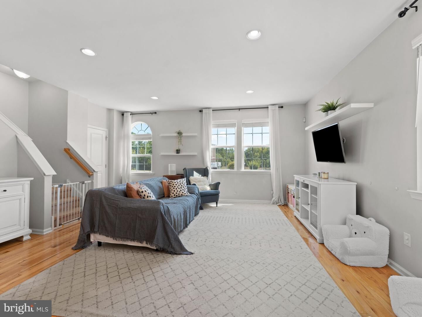 Property Photo:  431 Dogwood Drive  NJ 08096 