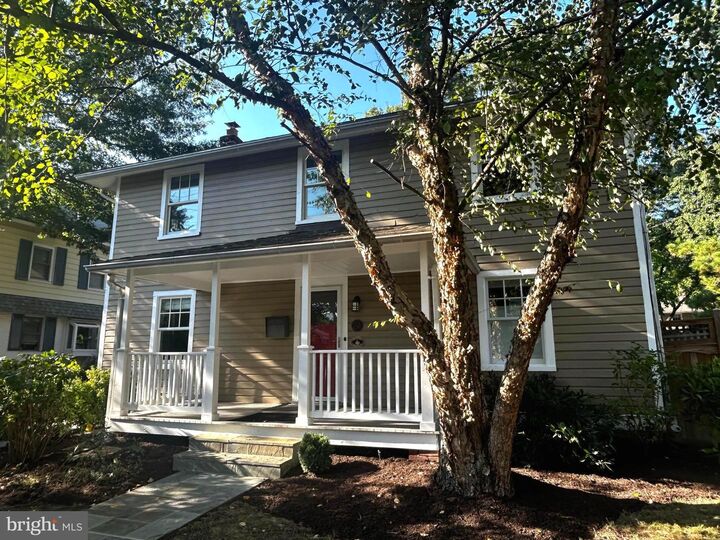 24 E Bellefonte Avenue  Alexandria VA 22301 photo