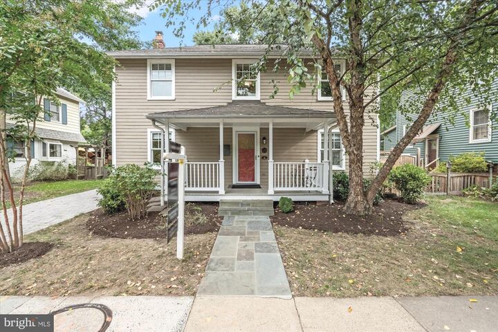 24 E Bellefonte Avenue  Alexandria VA 22301 photo