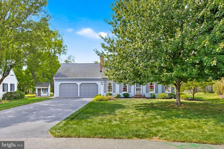 Property Photo:  18 Village Square  PA 17584 