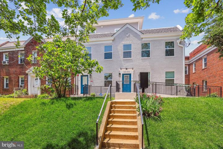 Property Photo:  2236 40th Street NW 5 /Level 2  DC 20007 
