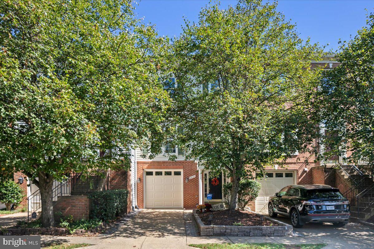Property Photo:  6347 Simmer Circle  VA 22150 