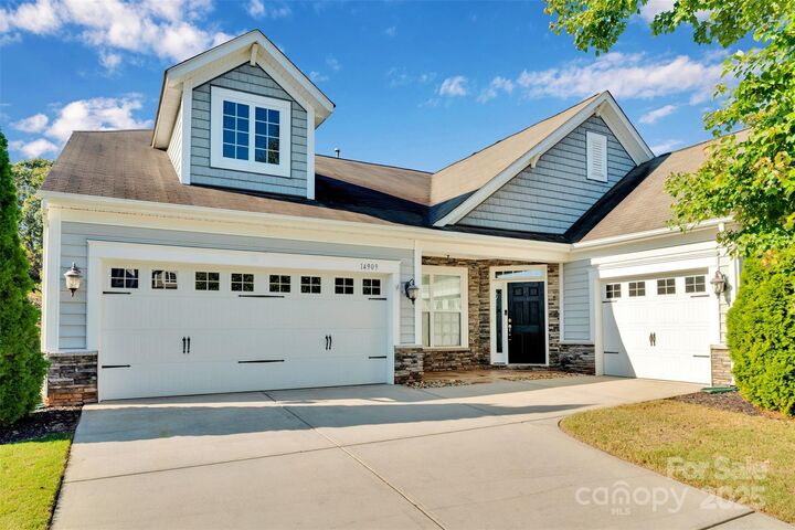 Property Photo:  14909 Brannock Hills Drive  NC 28278 
