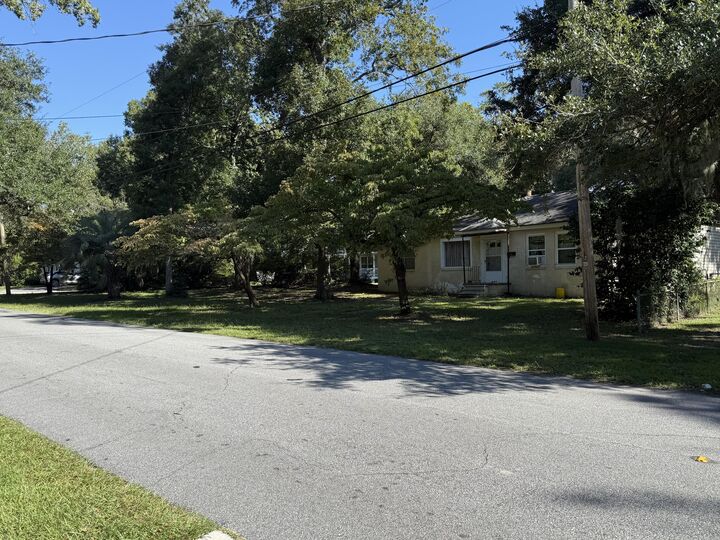 Property Photo: 4412 Holmes Avenue SC 29405