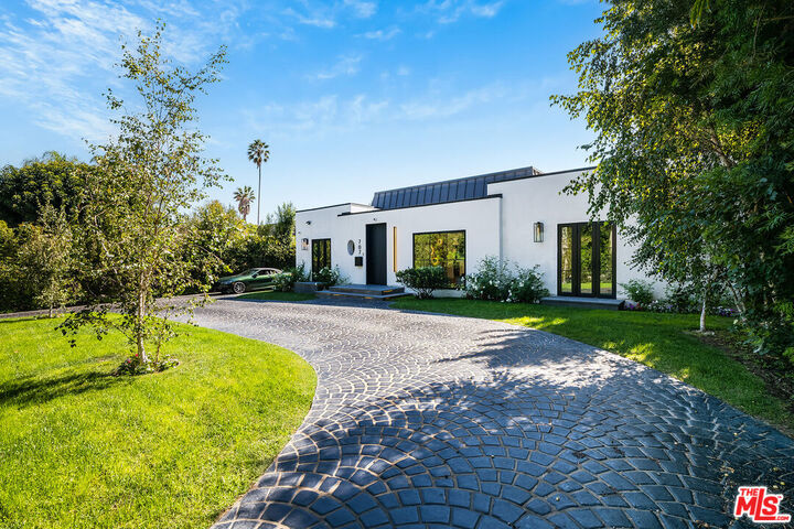 Property Photo: 707 N Crescent Dr CA 90210