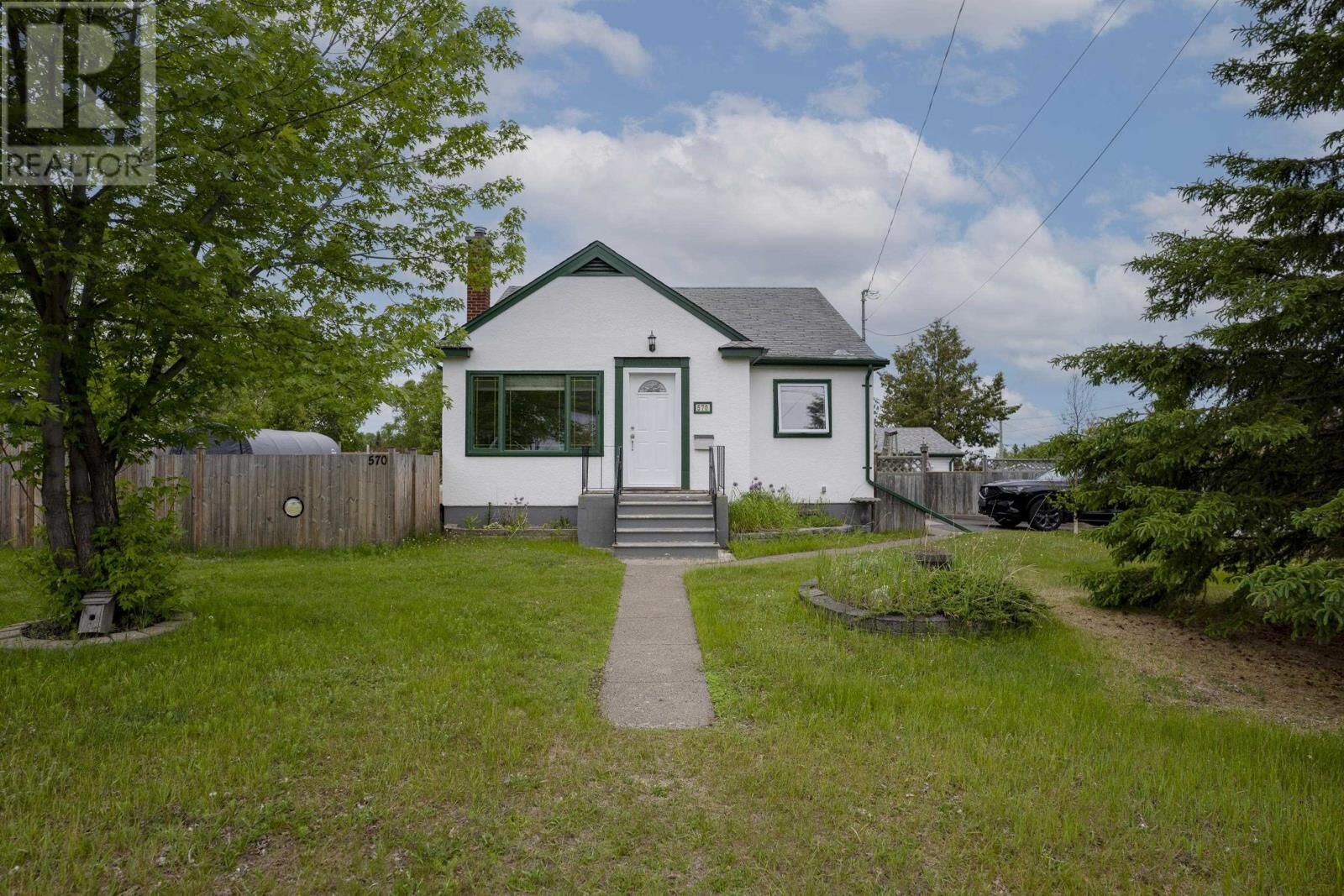 Photo de la propriété:  570 Leslie Ave  ON P7A 1Z5 
