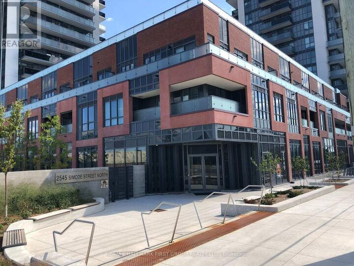 Property Photo:  2545 Simcoe Street North 202  ON L1L 0W3 
