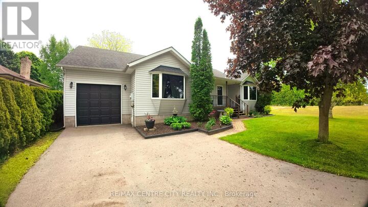 Property Photo:  212 Queen Street  ON N0L 2C0 