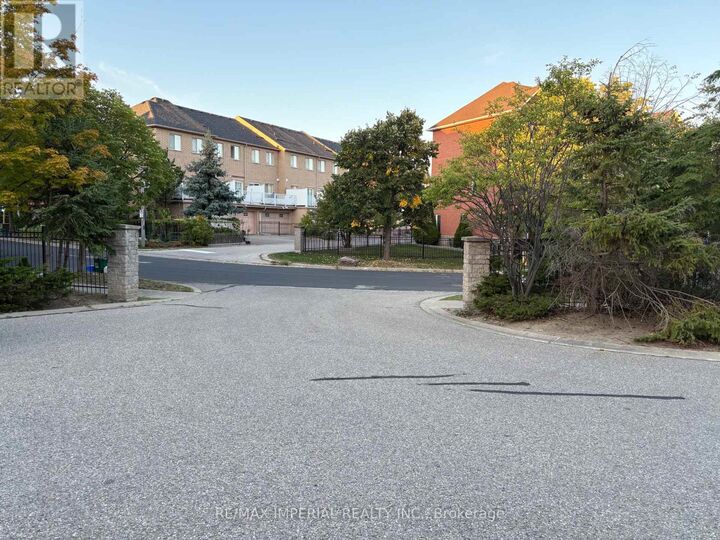 Property Photo: 90 Leitchcroft Crescent ON L3T 1W1