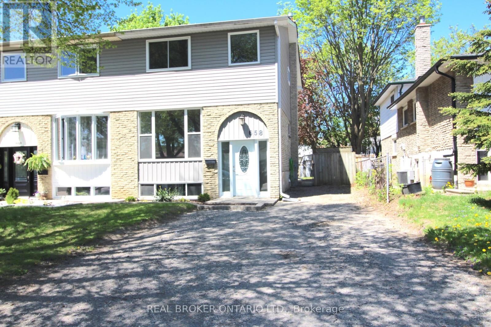Property Photo:  658 Berwick Crescent  ON L1J 3E7 