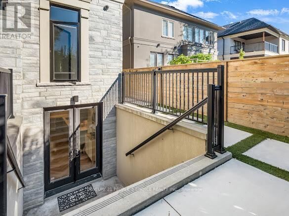 Property Photo:  2371 Camilla Road Bsmt  ON L5A 2K4 