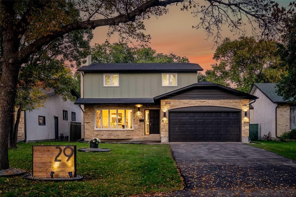 Property Photo:  29 Carlotta Crescent  MB R3R 2P4 