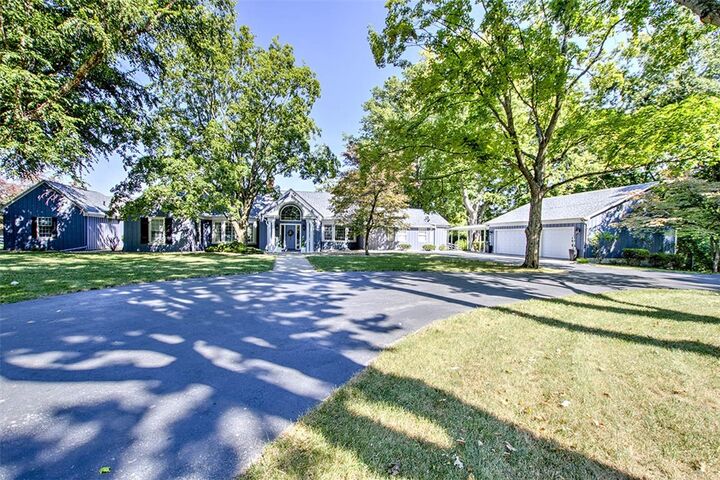 Property Photo:  92 N Country Club Road  IL 62521 