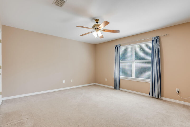 Property Photo: 444 Ridge Lake Road FL 32536