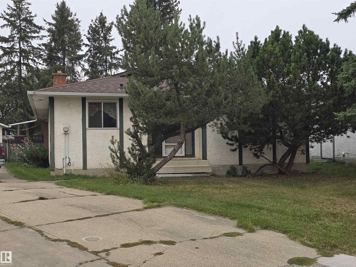 Property Photo:  17116 81 Avenue NW  AB T5C 1N9 