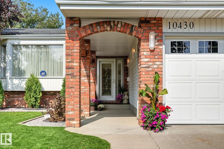 Property Photo:  10430 31A Avenue NW  AB T6J 3B4 