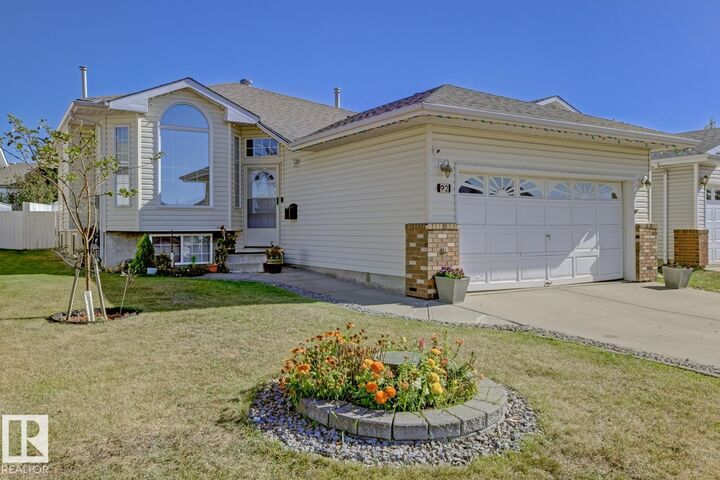 92 Jefferson Road NW  Edmonton AB T6L 6P8 photo