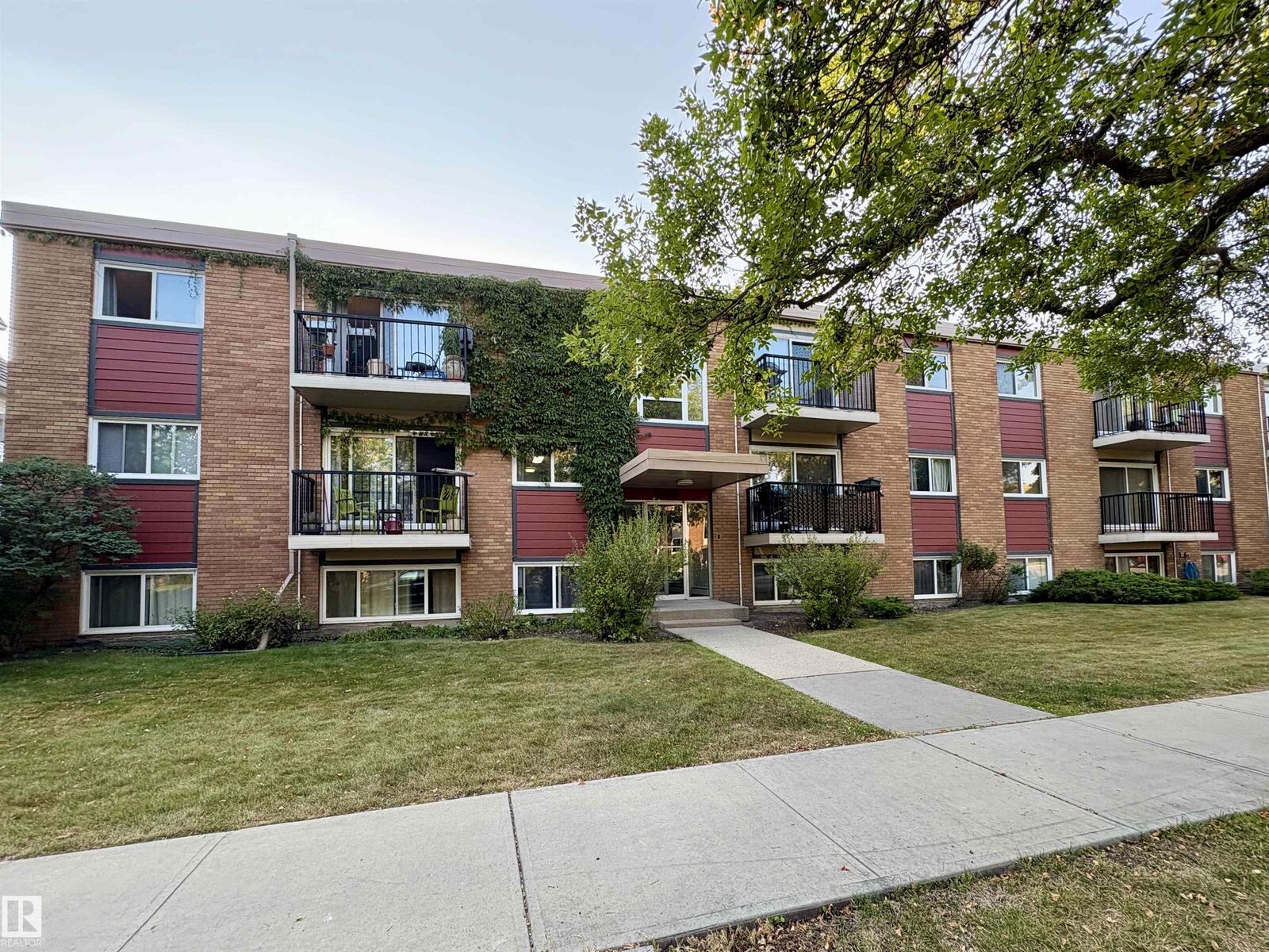 Property Photo:  11040 129 Street NW 104  AB T5M 0Y3 