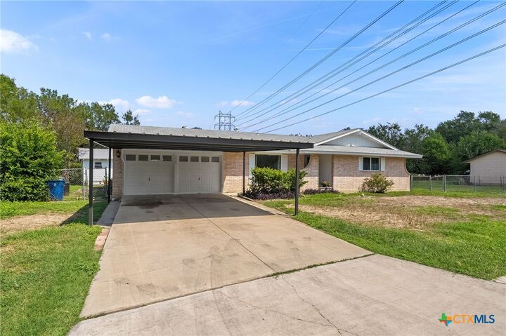 Property Photo: 5027 Cinderella Street TX 78219