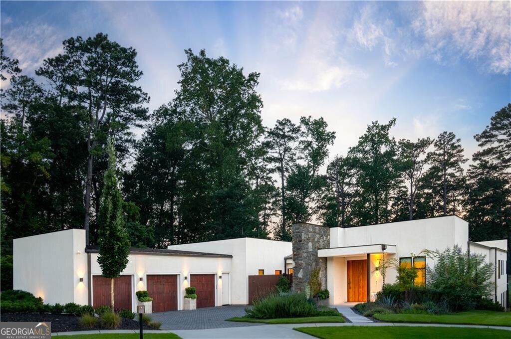 Property Photo:  1572 Clifton Ridge  GA 30307 