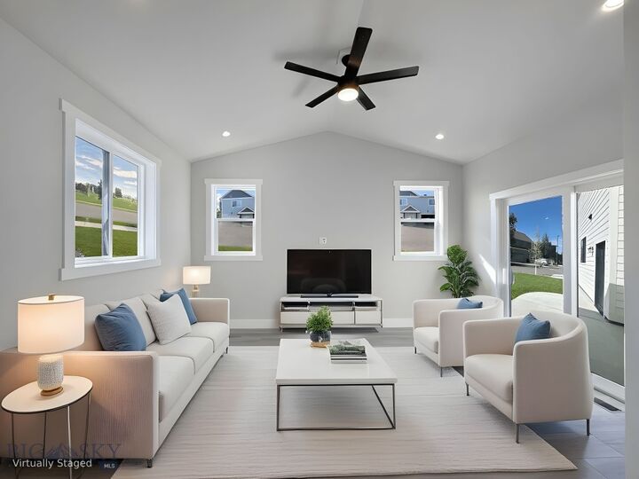 Property Photo:  1033 N 14th  MT 59715 