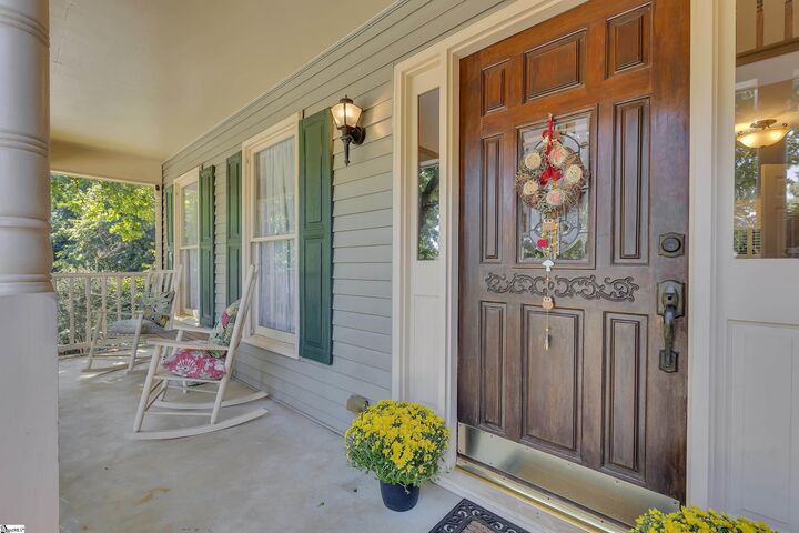 Property Photo: 409 Woodway Drive SC 29651