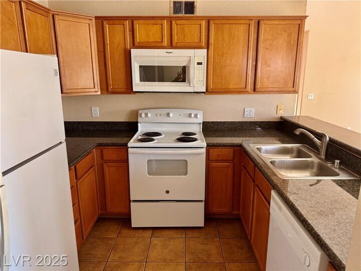Property Photo: 3145 East Flamingo Road 2020 NV 89121