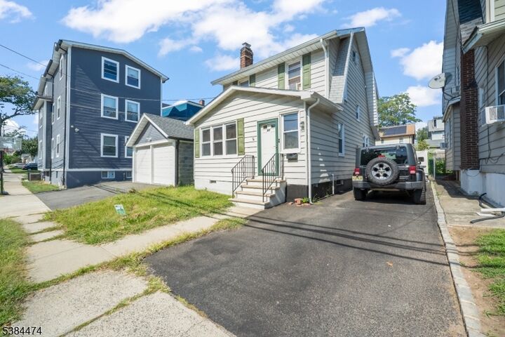 Property Photo:  42 Quabeck Ave  NJ 07111 