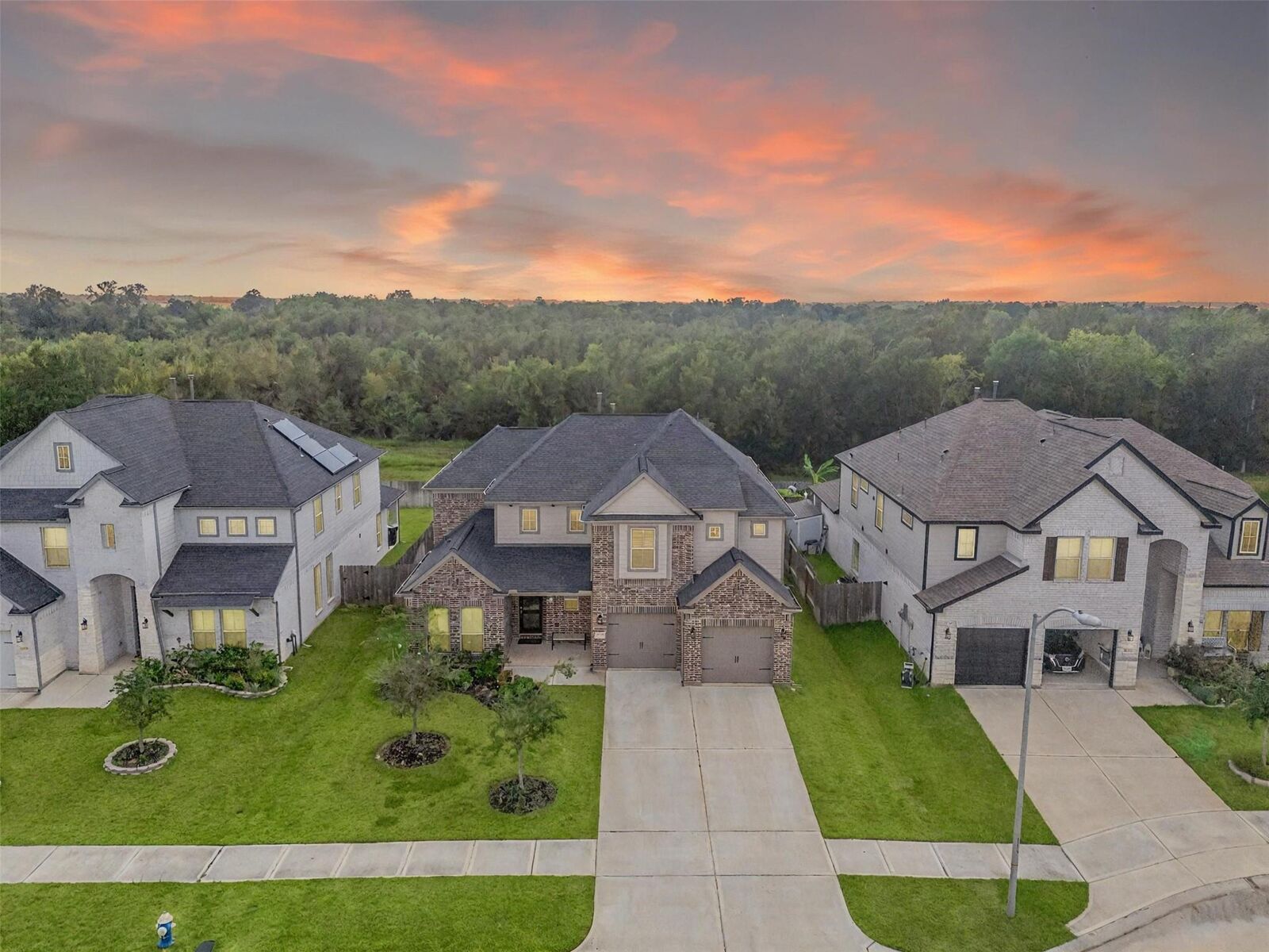 Property Photo: 5010 Trembling Aspen Lane TX 77471