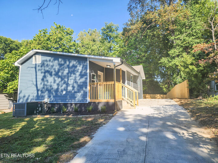 Property Photo:  2831 Nichols Ave  TN 37917 