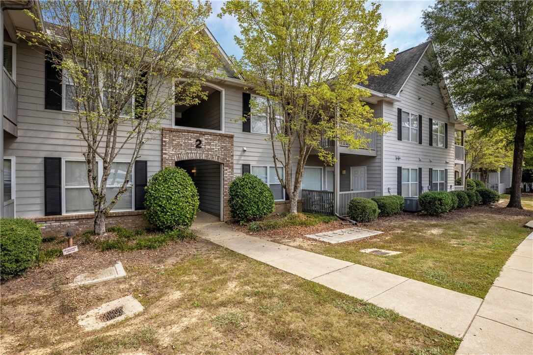 Property Photo: 1385 S Donahue Drive 2203 AL 36832
