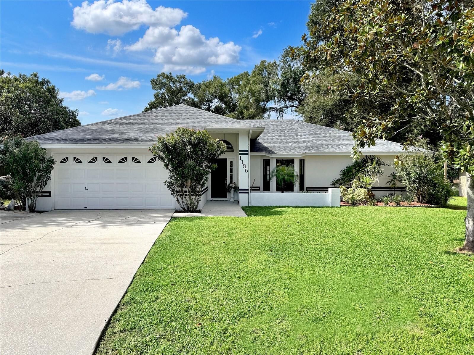 Property Photo:  1135 Colony Arms Drive  FL 33813