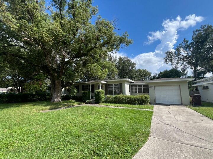Property Photo:  2812 E Pine Street  FL 32803 