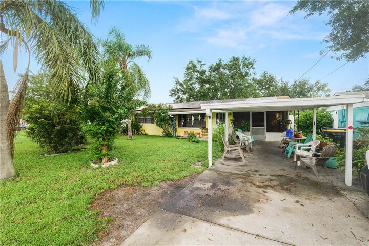 Property Photo: 2203 Ivey Lane FL 33815