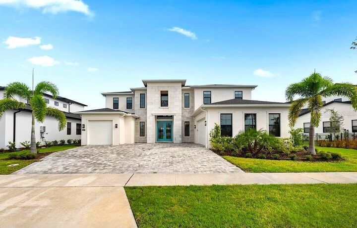 Property Photo: 9453 Golden Laurel Lane FL 32827