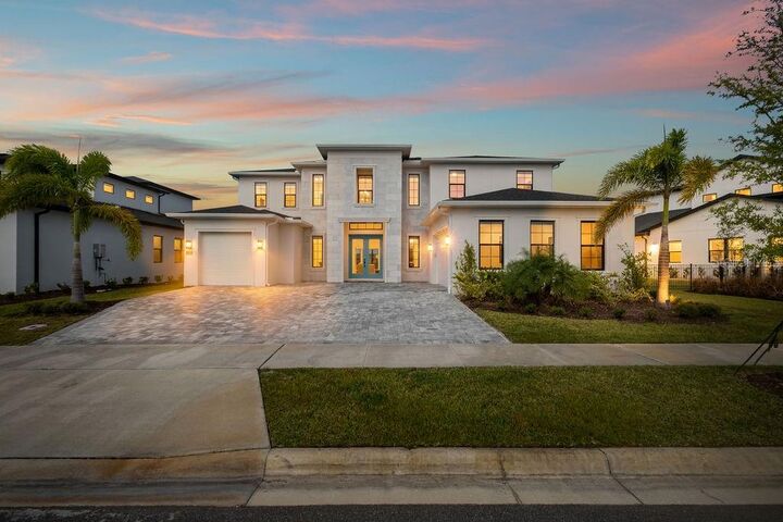 Property Photo: 9453 Golden Laurel Lane FL 32827