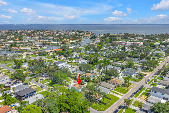 Property Photo: 1820 Montana Avenue NE FL 33703