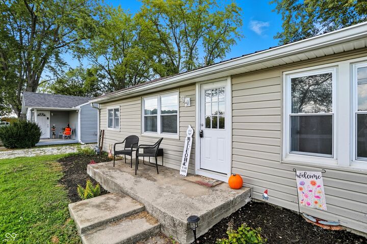 Property Photo: 1324 E 225 S IN 46176