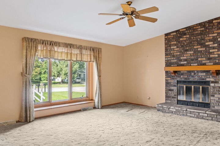 Property Photo: N76w15355 Countryside Ln WI 53051