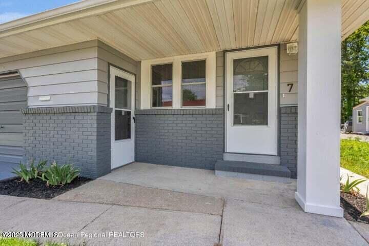 Property Photo:  7 Mount Kisco Drive  NJ 08753 