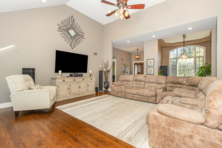 Property Photo:  3301 Irondale Court  IL 60451 