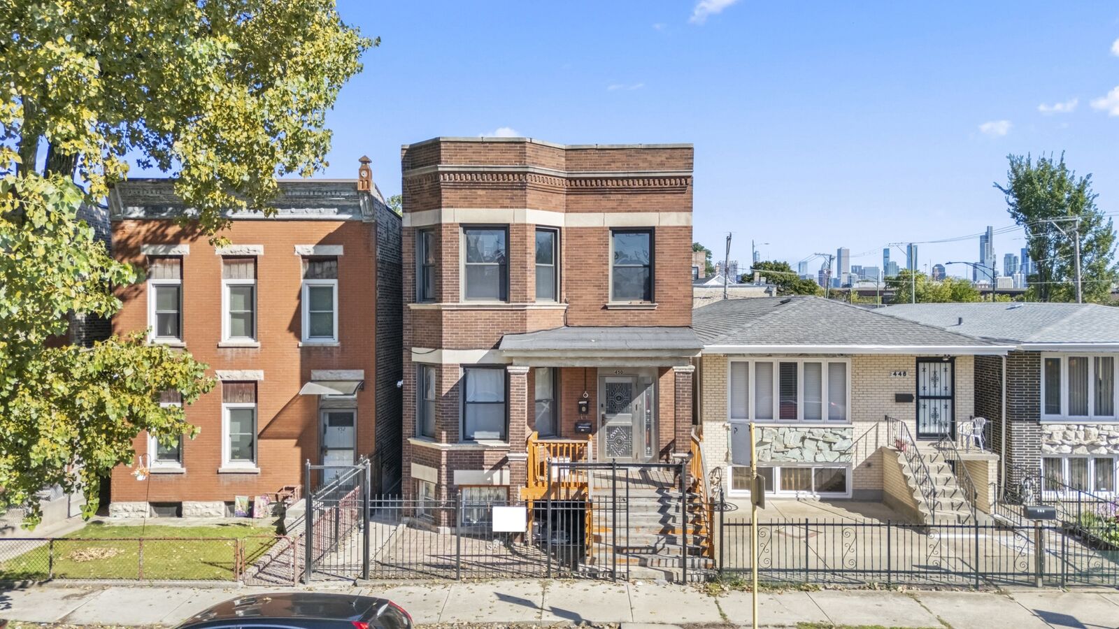 Property Photo:  450 W 29th Street  IL 60616